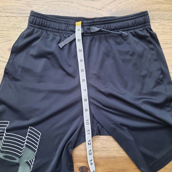 Under Armour Heat Gear Drawstring Shorts - Picture 8 of 13